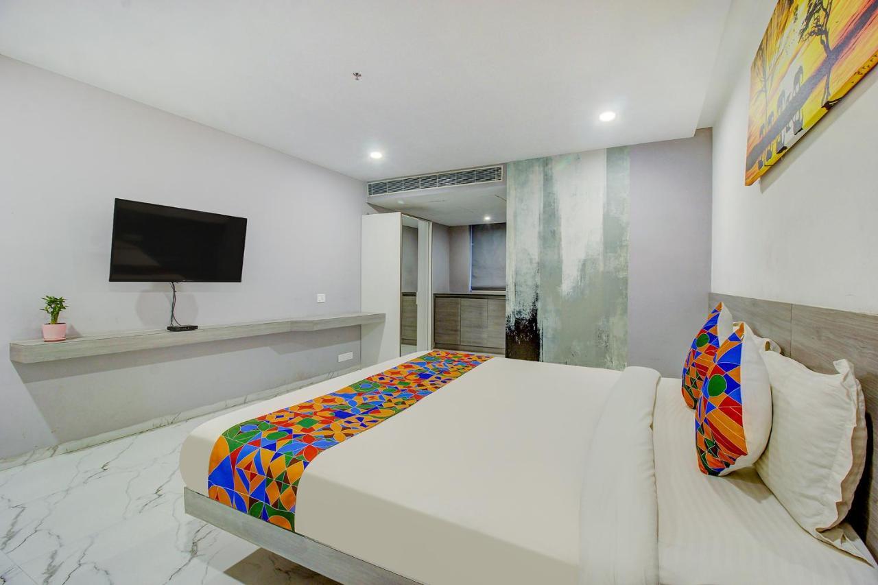 Fabhotel Ssr Fern Suites - 100M From Gsm Mall Madeenaguda Lingampalli Екстериор снимка
