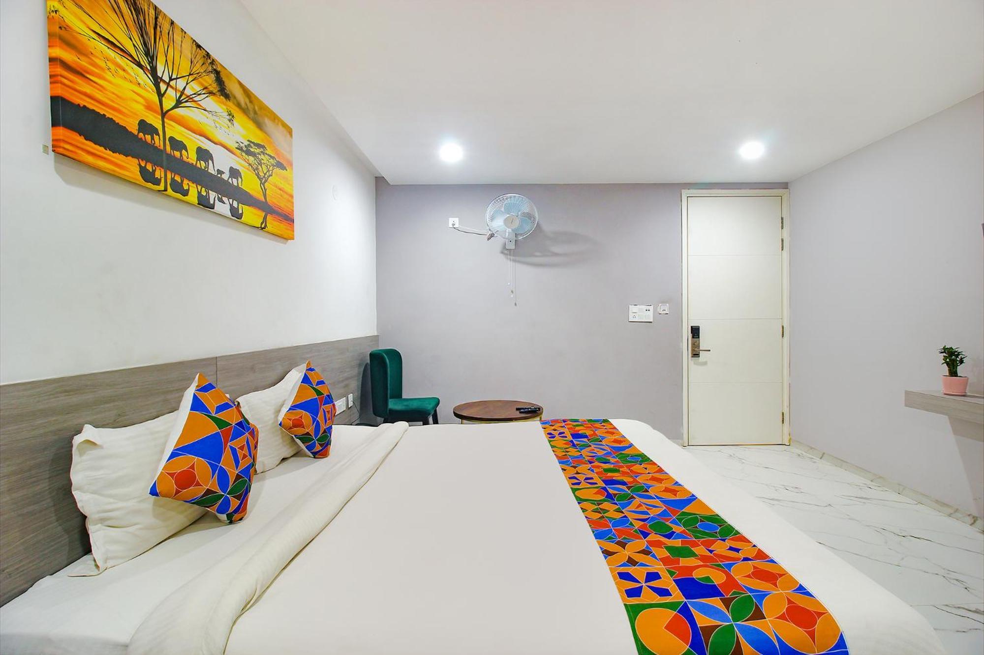 Fabhotel Ssr Fern Suites - 100M From Gsm Mall Madeenaguda Lingampalli Екстериор снимка