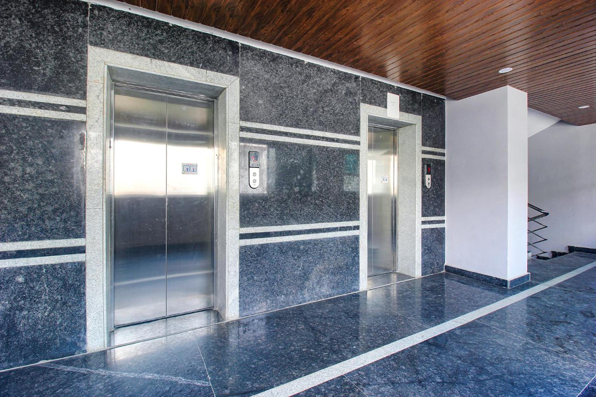 Fabhotel Ssr Fern Suites - 100M From Gsm Mall Madeenaguda Lingampalli Екстериор снимка